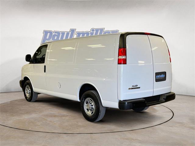 2021 chevrolet express 2500 rwd 2500 regular wheelbase wt