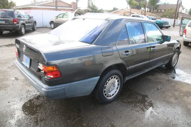 1988 mercedes-benz 300e 6 cylinder 3.0l automatic no reserve
