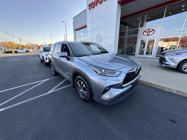 2021 toyota highlander xle