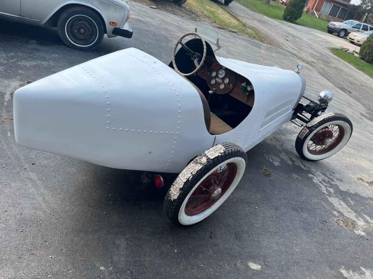 bugatti kit car on a 68 vw chassis. starts on first crank, runs and drives