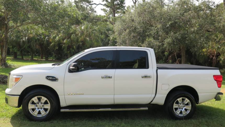 2017 nissan titan sv