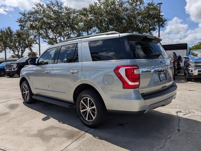 2021 ford expedition xlt