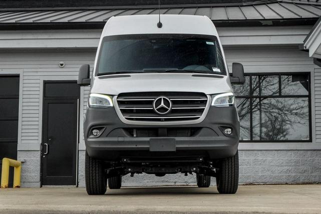 2024 mercedes-benz sprinter 2500 standard roof
