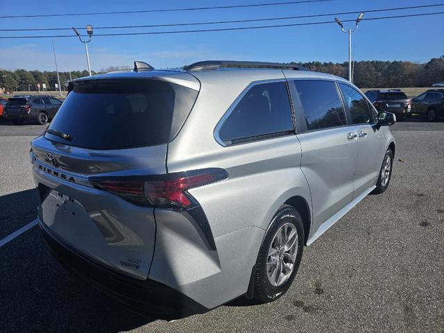 2021 toyota sienna xle