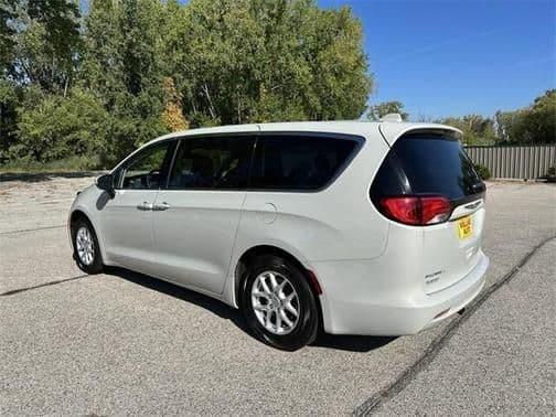 2017 chrysler pacifica touring in green bay, wisconsin