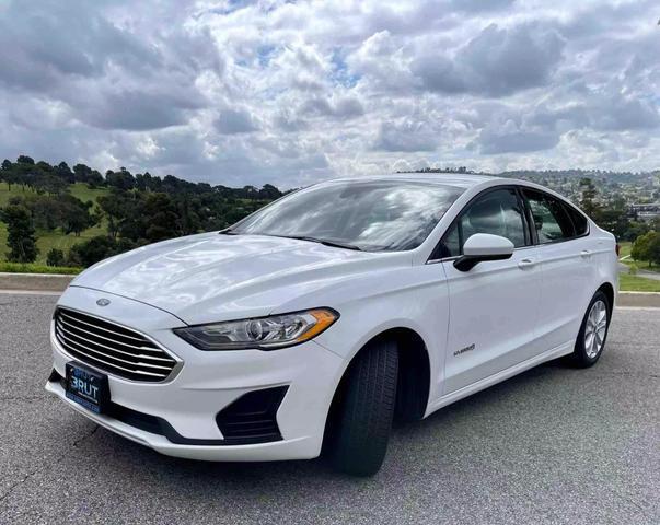 2019 ford fusion hybrid se
