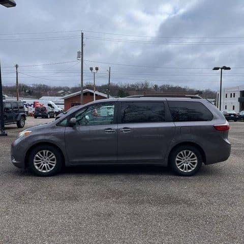 2015 toyota sienna xle premium fwd 8-passenger v6 in elizabeth, new jersey