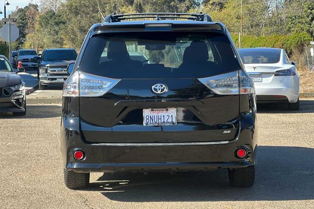 2020 toyota sienna se premium