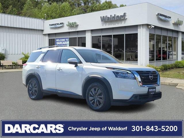 2022 nissan pathfinder sv
