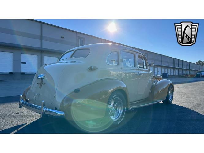 1937 oldsmobile sedan in o'fallon, illinois