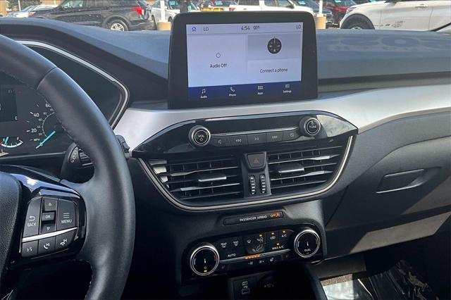 2022 ford escape se