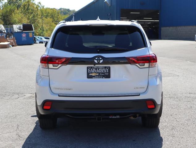 2019 toyota highlander se