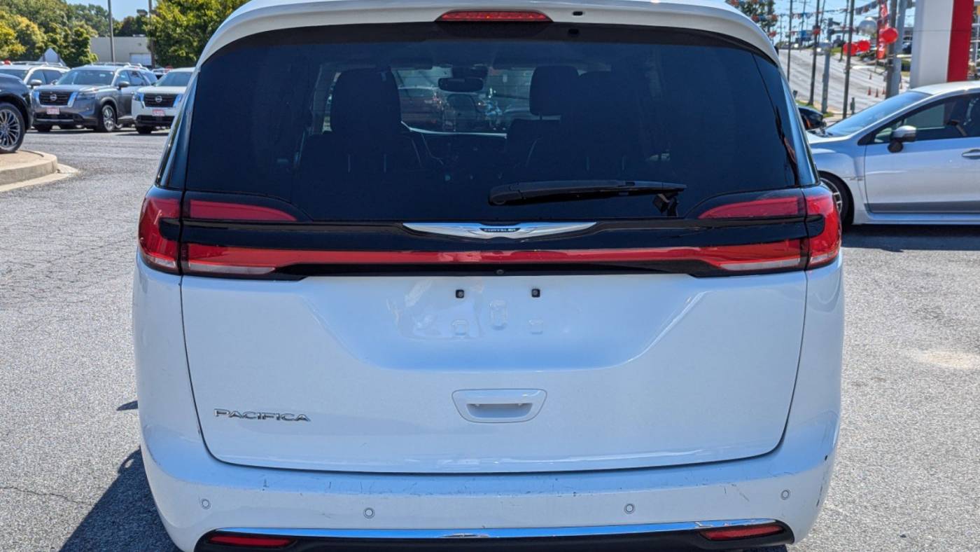 2022 chrysler pacifica touring l
