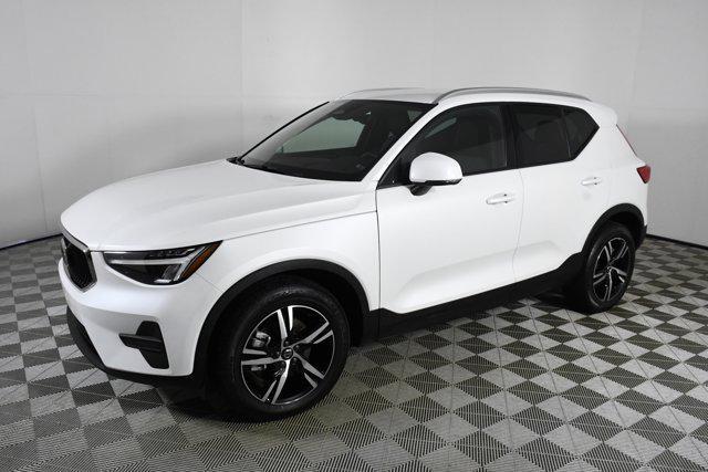 2023 volvo xc40 b5 core