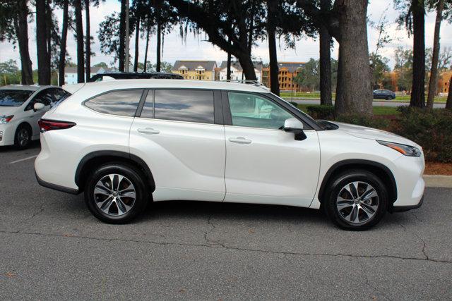 2024 toyota highlander le