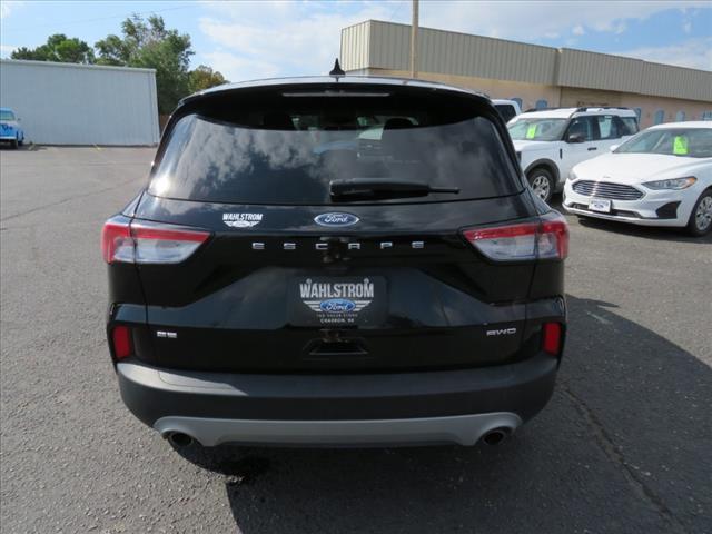 2022 ford escape se