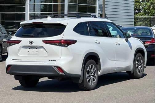 2022 toyota highlander xle in salem, oregon