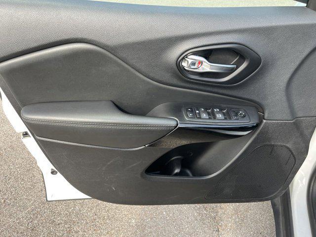 2023 jeep cherokee altitude