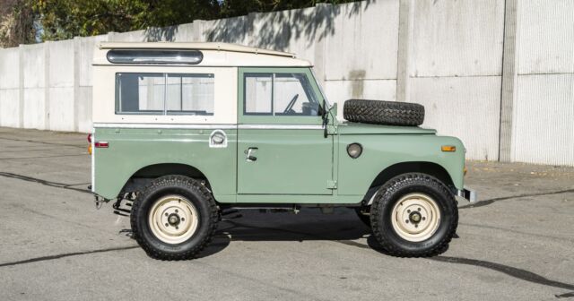 1972 land rover series 3 14,788 miles light green / limestone 2.25 i4 manual