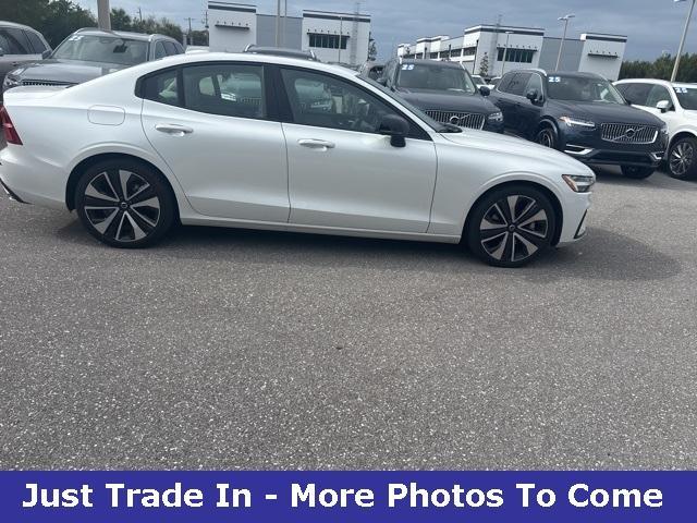 2022 volvo s60 b5 momentum