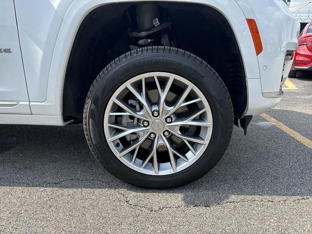 2024 jeep grand cherokee l summit