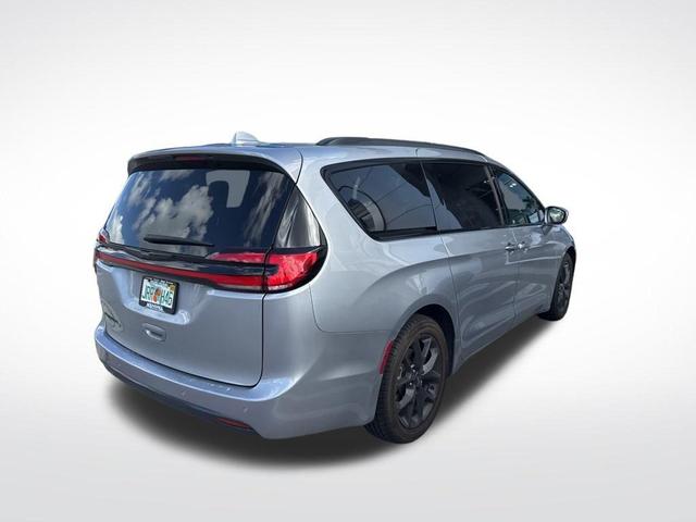 2021 chrysler pacifica touring-l