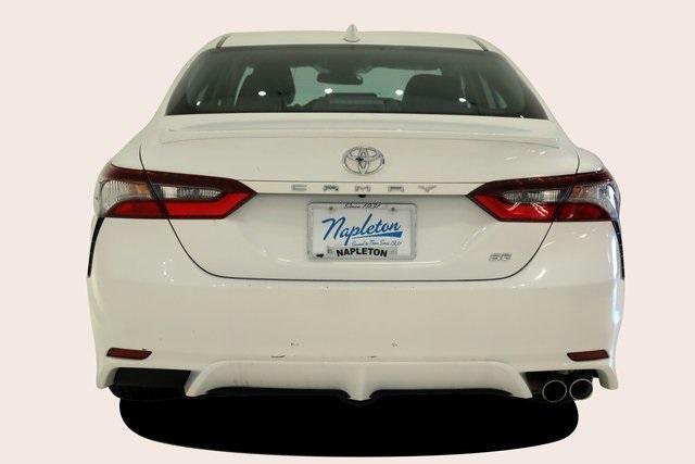 2021 toyota camry se