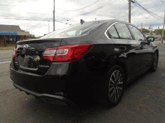 2018 subaru legacy premium