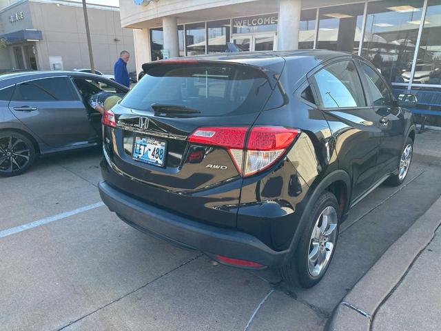 2022 honda hr-v lx