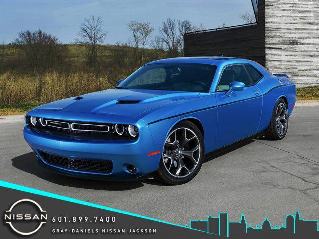 2015 dodge challenger sxt plus