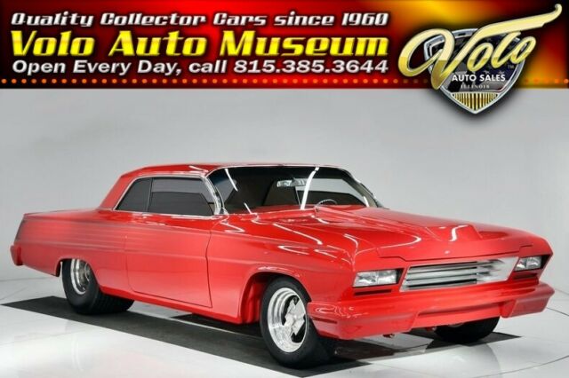 wow, talk about a high end show car!!!!