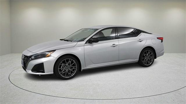 2023 nissan altima 2.0 sr