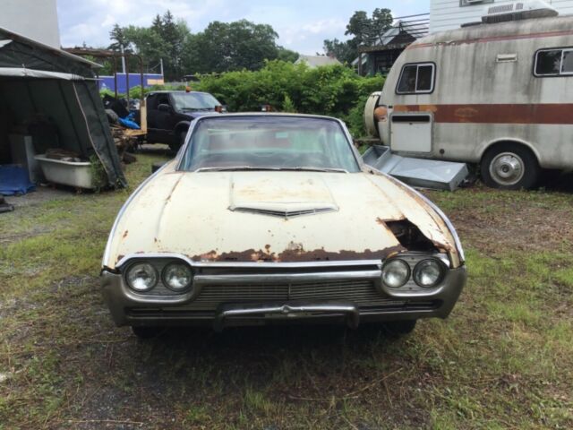 1961 ford thunderbird 2dr hardtop, project or parts car no paperwork, no reserve
