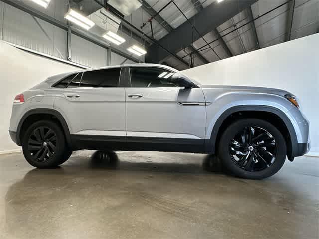 2023 volkswagen atlas cross sport 2.0t se w/ technology