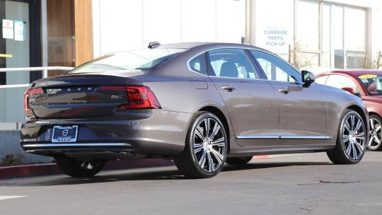 2022 Volvo S90