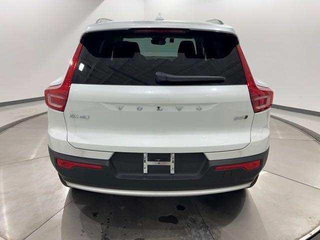 2024 volvo xc40 b5 ultimate bright theme