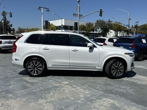 2021 volvo xc90 recharge plug-in hybrid