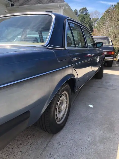 solid 1983 mercedes 300td 167k