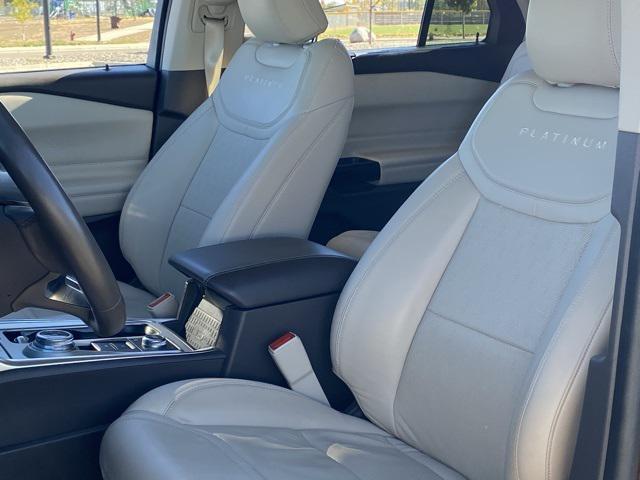 2022 ford explorer platinum
