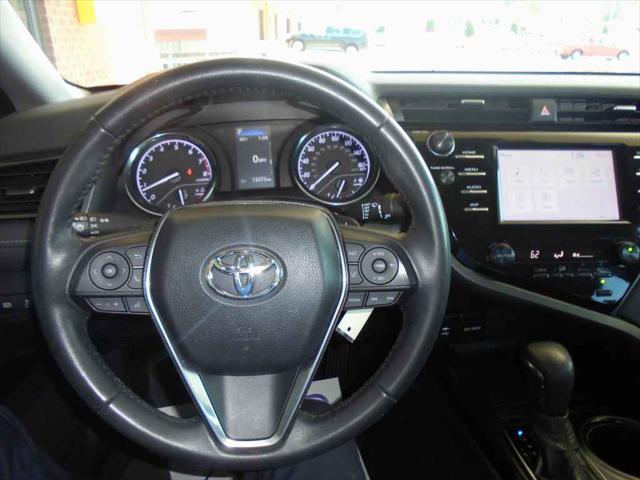 2019 toyota camry le