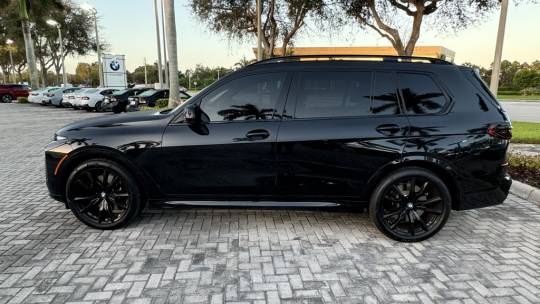 2023 BMW X7