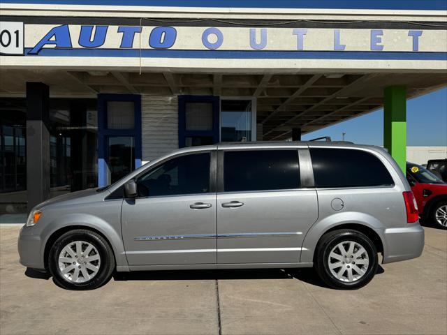 2016 chrysler town & country touring