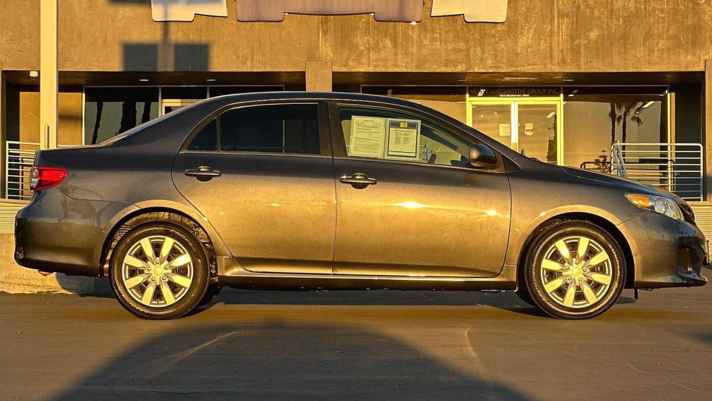 2013 toyota corolla le
