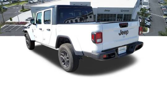 2024 Jeep Gladiator