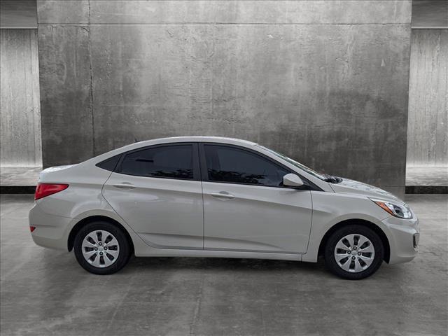 2016 hyundai accent se