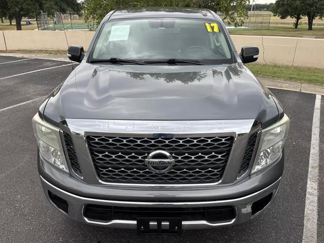 2017 nissan titan sv