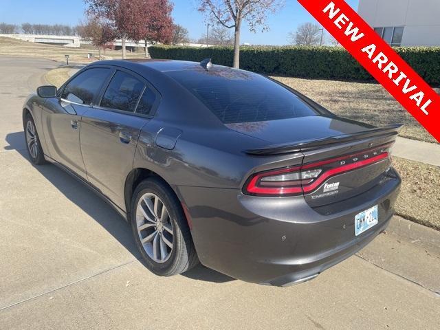 2015 dodge charger sxt