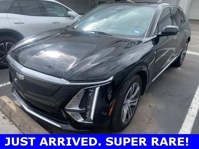 2023 cadillac lyriq luxury