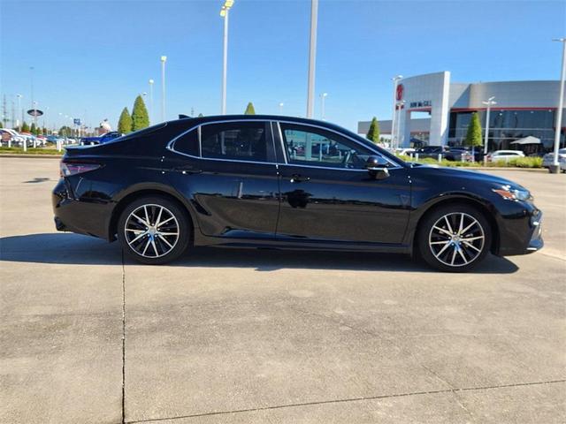2024 toyota camry se