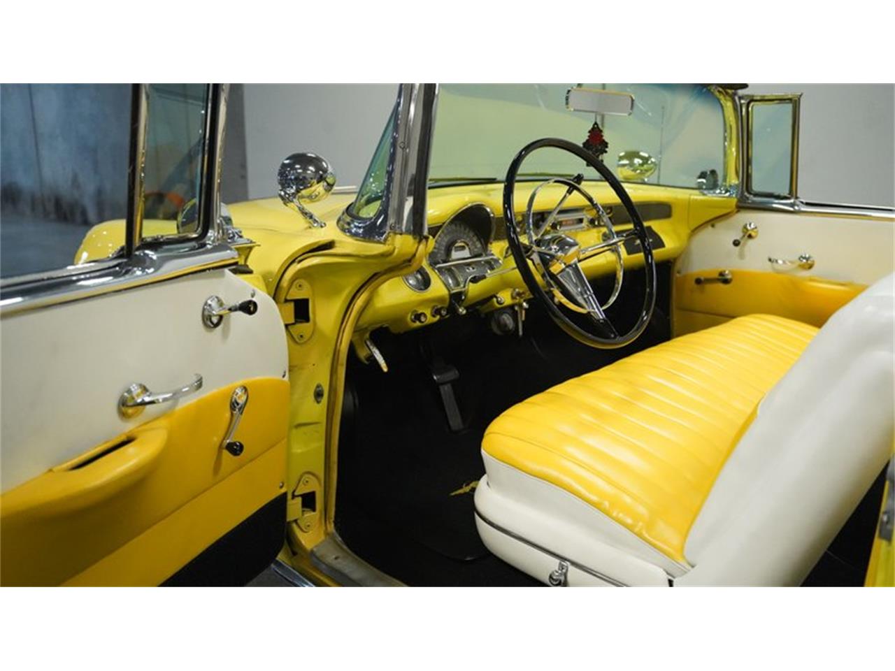 1955 pontiac laurentian